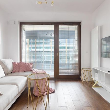 Burakowska Pastel Elegant Apartment وارسو المظهر الخارجي الصورة