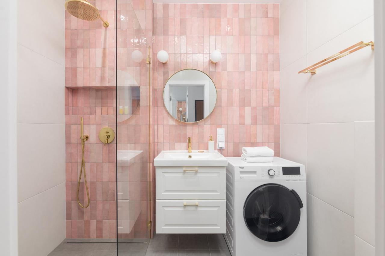 Burakowska Pastel Elegant Apartment وارسو المظهر الخارجي الصورة