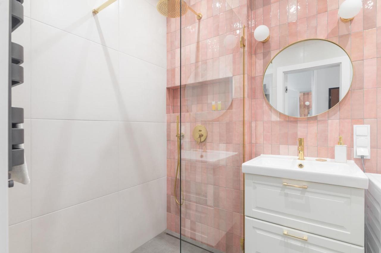 Burakowska Pastel Elegant Apartment وارسو المظهر الخارجي الصورة